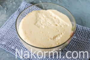 Кулич с орехами и изюмом Кулич с орехами и изюмом