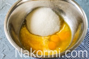 Кулич с орехами и изюмом Кулич с орехами и изюмом